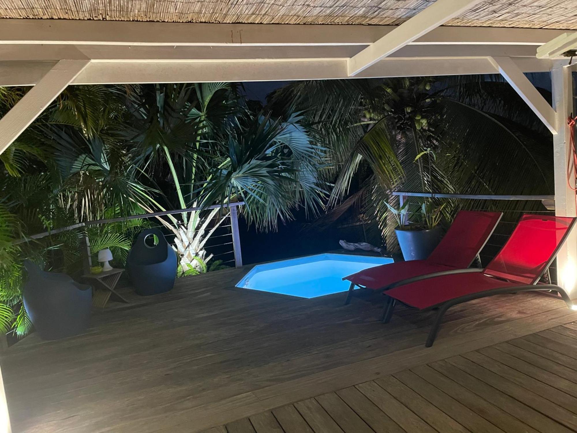 Charmant Bungalow Avec Petite Piscine Privee Riviere-Salee Exterior photo
